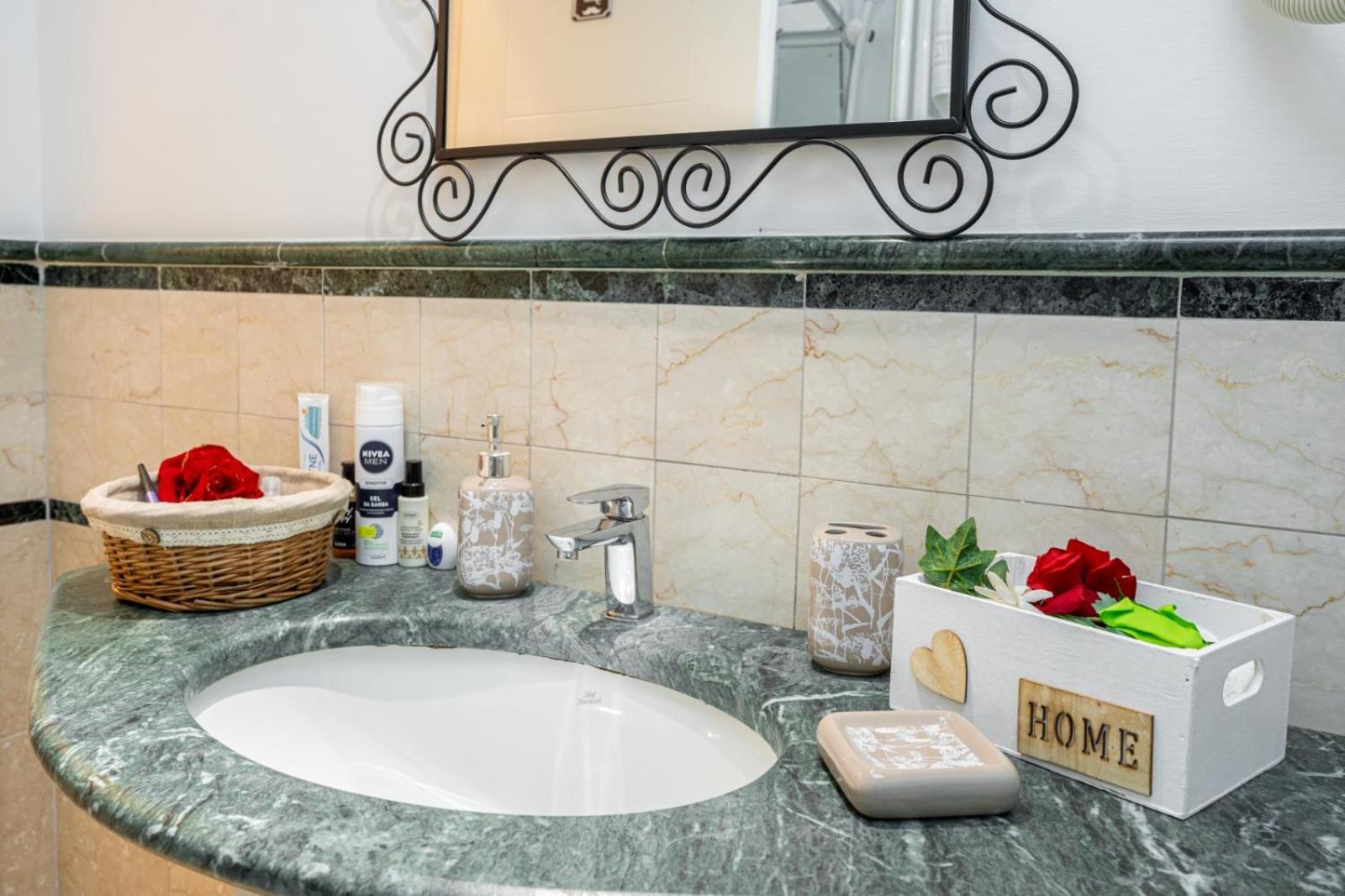 Giulia'S House Roma Apartment Ngoại thất bức ảnh